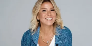 Gülben Ergen’den gençlik dokunuşu! Yüzündeki değişim dikkat çekti Gülben Ergen’den gençlik dokunuşu! Yüzündeki değişim dikkat çekti