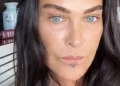Hülya Avşar’ın ev hali olay oldu! 14 yıllık yardımcısıyla su savaşı yaptı Hülya Avşar’ın ev hali olay oldu! 14 yıllık yardımcısıyla su savaşı yaptı