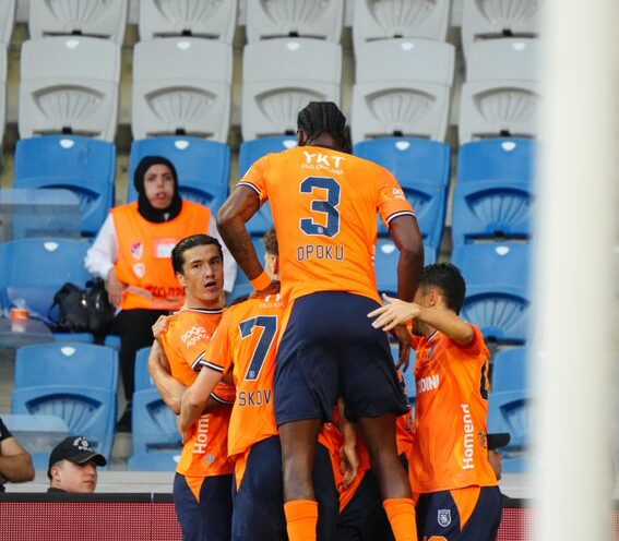 İstanbul Başakşehir 2-0 Kocaelispor Iistanbul basaksehir 2 0 kocaelispor habermeydan e1786906672934