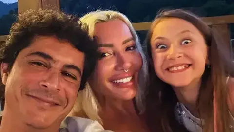 İsmail Hacıoğlu ve eşinden romantik tatil kareleri Ismail Hacioglu esinden romantik tatil kareleri habermeydan