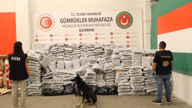Kapıkule’de 810 kilo esrar ele geçirildi: TIR’daki gizli yük X-Ray taramasında ortaya çıktı Kapikule habermeydan