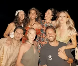 Kenan imirzalioglundan Sinem Kobala romantik kutlama1 habermeydan