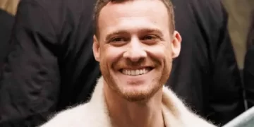 Kerem Bürsin’den hastane paylaşımı: Sevenleri meraklandı Kerem Bürsin’den hastane paylaşımı: Sevenleri meraklandı