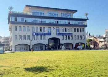 Kuşadası Belediyesi'ne Rüşvet Operasyonu: 15 Gözaltı, 7 Şüpheli İçin Yakalama Kararı Kuşadası Belediyesi’ne Rüşvet Operasyonu: 15 Gözaltı, 7 Şüpheli İçin Yakalama Kararı