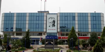 Tutuklanan Menderes Belediye Başkanı İlkay Çiçek CHP’den istifa etti Tutuklanan Menderes Belediye Başkanı İlkay Çiçek CHP’den istifa etti