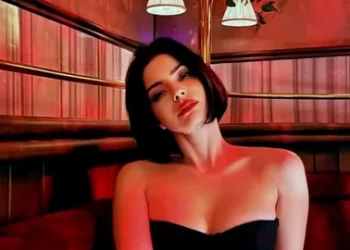 Merve Boluğur da abonelik sistemine geçti Merve Boluğur da abonelik sistemine geçti