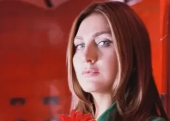 Sibel Can'ın cesur sahne kostümü olay yarattı! Sosyal medya ikiye bölündü Sibel Can’ın cesur sahne kostümü olay yarattı! Sosyal medya ikiye bölündü