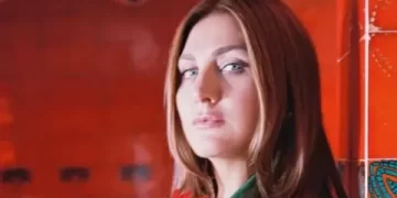 Sibel Can’ın cesur sahne kostümü olay yarattı! Sosyal medya ikiye bölündü
