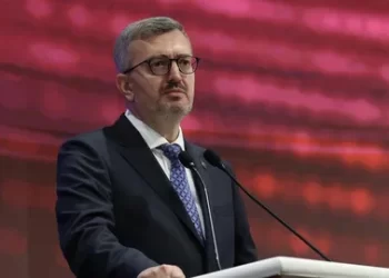 Burhanettin Duran’dan “Terörsüz Türkiye” mesajı: Tarihi adım Meclis’te kabul edildi Burhanettin Duran’dan “Terörsüz Türkiye” mesajı: Tarihi adım Meclis’te kabul edildi