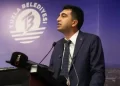 AKP'ye Geçen Tuzla Belediye Başkanı Eren Ali Bingöl: "Karşı Mahalleden Geliyorum, Bana Sahip Çıkın" AKP’ye Geçen Tuzla Belediye Başkanı Eren Ali Bingöl: “Karşı Mahalleden Geliyorum, Bana Sahip Çıkın”