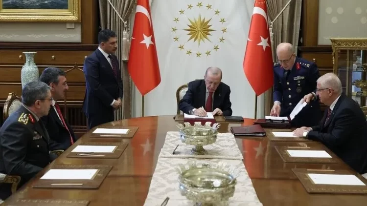 YAŞ 2026 Kararları Açıklandı: 25 General ve Amiral Terfi Etti, Hava Kuvvetleri Komutanı Değişti YAS 2026 Kararlari habermeydan