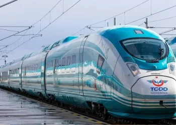 YHT biletlerine yeni zam: Ankara-İstanbul hattında ücret 990 TL oldu YHT biletlerine yeni zam: Ankara-İstanbul hattında ücret 990 TL oldu