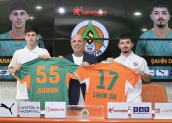 Alanyaspor, 2 genç futbolcuyu açıkladı! Alanyaspor, 2 genç futbolcuyu açıkladı!