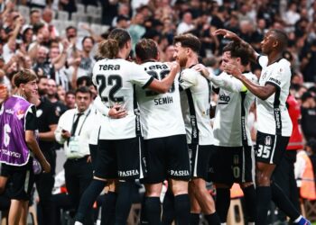 Beşiktaş, Eyüpspor'a 1 attı 3 aldı! Beşiktaş, Eyüpspor’a 1 attı 3 aldı!