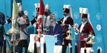 Cumhurbaşkanı Erdoğan'dan Malazgirt'te Kararlılık Mesajı: 'Türkiye Yüzyılı İçin Atımızın Kuyruğunu Bağladık' Cumhurbaşkanı Erdoğan’dan Malazgirt’te Kararlılık Mesajı: ‘Türkiye Yüzyılı İçin Atımızın Kuyruğunu Bağladık’