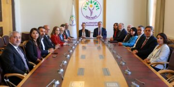 DEM Parti Çerçeve Kanun Teklifi’ne imza attı