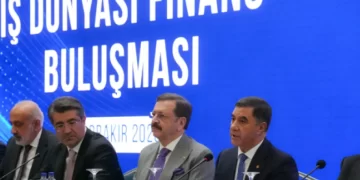 Halkbank, Ziraat ve VakıfBank genel müdürlerinden faiz mesajı Halkbank, Ziraat ve VakıfBank genel müdürlerinden faiz mesajı