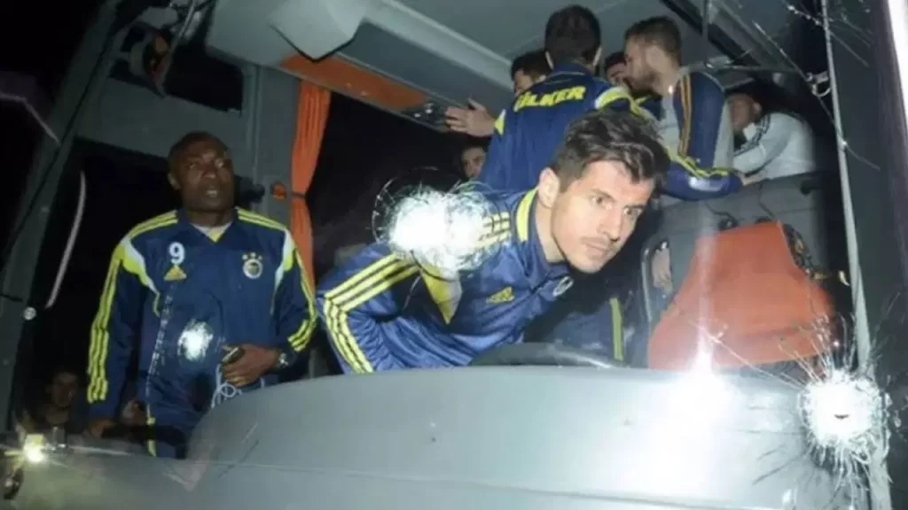 Fenerbahçe otobüsüne yönelik saldırı soruşturmasında 5 kişi gözaltında fenerbahce saldiri habermeydan