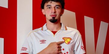 Gökdeniz Bayrakdar Göztepe’de!