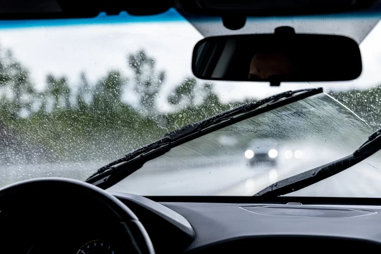 İstanbul'da hava bir anda değişecek! Sıcaklık 10 derece düşüyor Sıcaklık 10 derece düşüyor.
