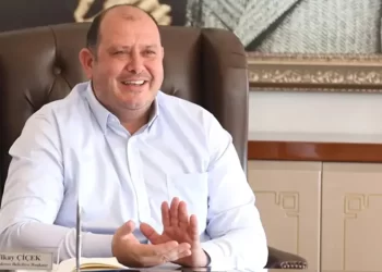 CHP'li Menderes Belediye Başkanı İlkay Çiçek disipline sevk edildi CHP’li Menderes Belediye Başkanı İlkay Çiçek disipline sevk edildi