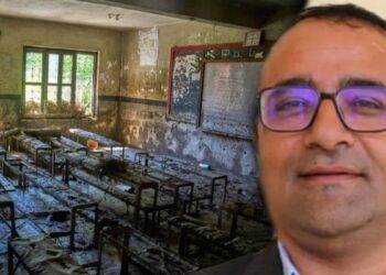 Nepal’de kahraman öğretmen binlerce öğrenciyi felaketten dakikalar önce kurtardı