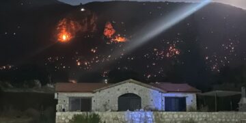 Seydikemer’den Kaş’a sıçrayan yangında büyük yıkım Seydikemer’den Kaş’a sıçrayan yangında büyük yıkım