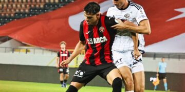 Kasımpaşa, Çorum'da 1 attı 3 aldı! Kasımpaşa, Çorum’da 1 attı 3 aldı!