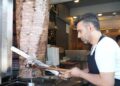 Muş'ta, Döner Ustalarının Zorlu Yaz Mesaisi! Muş’ta, Döner Ustalarının Zorlu Yaz Mesaisi!