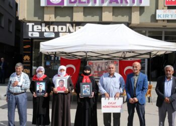 Muş'ta, Evlat Nöbetindeki Ailelerden Dönüş Çağrısı! Muş’ta, Evlat Nöbetindeki Ailelerden Dönüş Çağrısı!