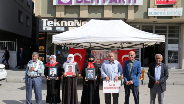 Muş'ta, Evlat Nöbetindeki Ailelerden Dönüş Çağrısı! musta evlat nobetindeki ailelerden donus cagrisi habermeydan