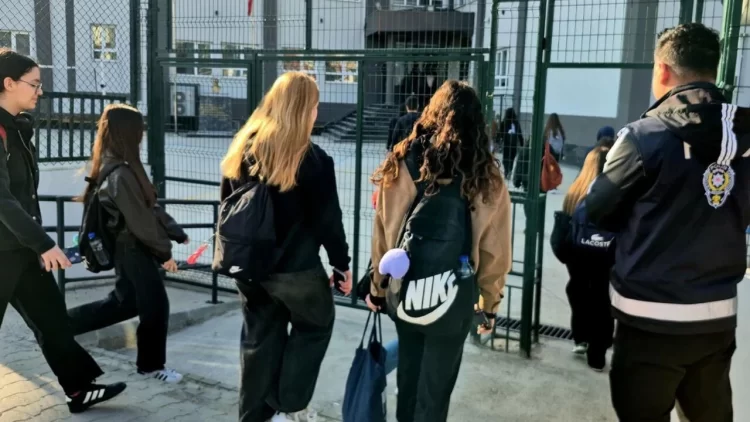 Okullarda yeni güvenlik dönemi! 30 bin kişi görevlendirilecek Okullarda yeni güvenlik dönemi...