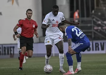 Pendikspor ile Bandırmaspor puanları paylaştı! Pendikspor ile Bandırmaspor puanları paylaştı!