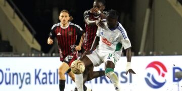 Rizespor, Gaziantep'te 3 puanı 2 golle aldı! Rizespor, Gaziantep’te 3 puanı 2 golle aldı!