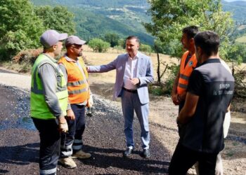 Sinop'un Tangal Köyü'nde Sathi Kaplama Mesaisi! Sinop’un Tangal Köyü’nde Sathi Kaplama Mesaisi!