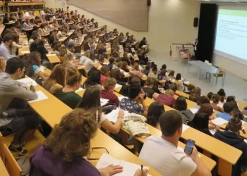 İstanbul’da üniversiteler 1 ay erken kapanacak İstanbul’da üniversiteler 1 ay erken kapanacak