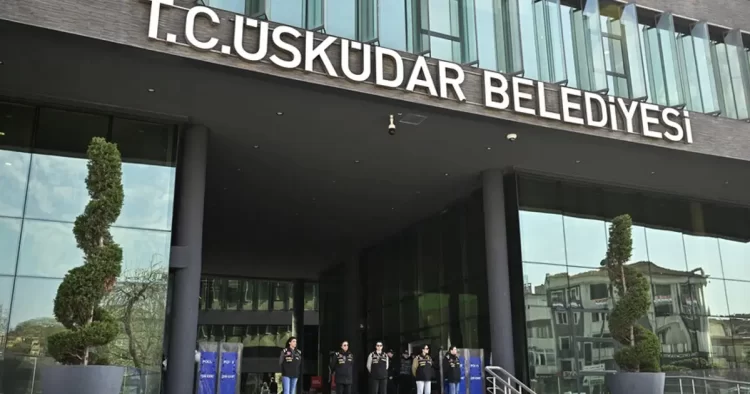 Üsküdar Belediyesi'nde seçim kararı durduruldu! İstanbul Valiliği'nden açıklama Üsküdar Belediyesi'nde seçim kararı durduruldu.