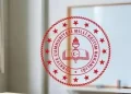 MEB’den izinsiz yabancı okullarda okuyan öğrenciler için yeni karar: Denklik yolu açıldı MEB’den izinsiz yabancı okullarda okuyan öğrenciler için yeni karar: Denklik yolu açıldı