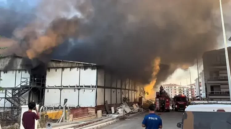 Malatya’da şantiyede korkutan yangın: İşçilerin kaldığı konteyner alevlere teslim oldu yangin2 habermeydan