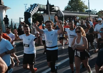 Yeşilay Yarı Maratonu İstanbul’un tarihi güzergahlarında koşuldu