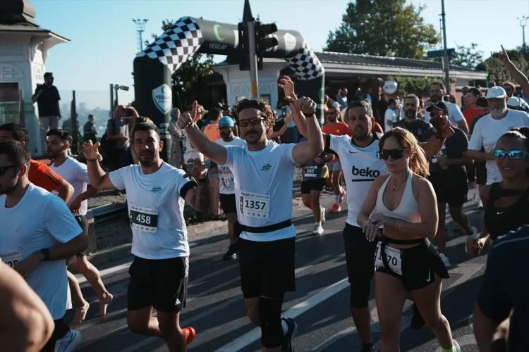 Yeşilay Yarı Maratonu İstanbul’un tarihi güzergahlarında koşuldu.