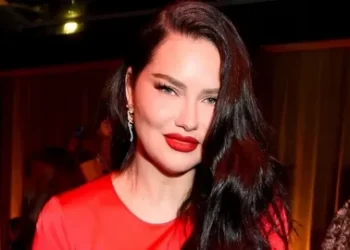 45 Yaşındaki Adriana Lima’nın son hali görenleri şaşırttı 45 Yaşındaki Adriana Lima’nın son hali görenleri şaşırttı