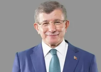 Ahmet Davutoğlu kimdir? Kaç yaşında ve nereli? Ahmet Davutoğlu kimdir? Kaç yaşında ve nereli?