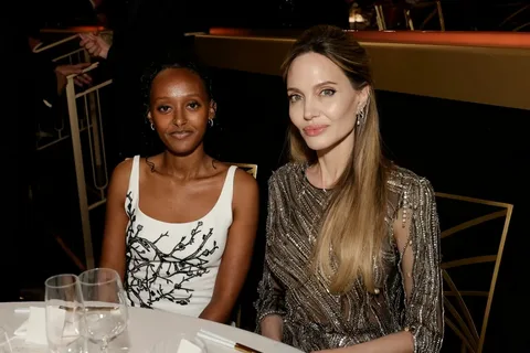 Angelina Jolie ve Brad Pitt’in kızı Zahara, babasının soyadına veda etti Angelina Jolie Brad Pitt Zahara babasinin soyadina veda etti habermeydan