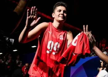 Eczacıbaşı’ndan Aslı Kalaç ve Ebrar Karakurt kararı Eczacıbaşı’ndan Aslı Kalaç ve Ebrar Karakurt kararı