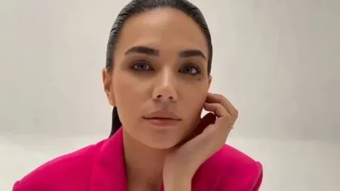 Buse Varol TikTok'a girdi dansıyla şaşırttı! Alay edilince açıklama yaptı Buse Varol TikToka girdi dansiyla sasirtti habermeydan