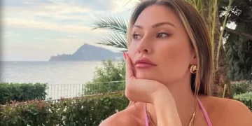 Chloe Loughnan’dan sürpriz haber: Hamile olduğunu duyurdu