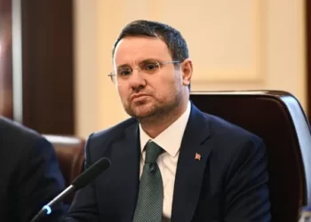 Fon soruşturmasında yeni operasyon: 15 şüpheliden 14'ü yakalandı Fon soruşturmasında yeni operasyon: 15 şüpheliden 14’ü yakalandı