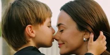 Hande Soral gözyaşlarını tutamadı! Oğlu okula başladı Hande Soral gözyaşlarını tutamadı! Oğlu okula başladı