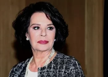 Hülya Koçyiğit açıkladı: Oyunculuğu bıraktım Hülya Koçyiğit açıkladı: Oyunculuğu bıraktım